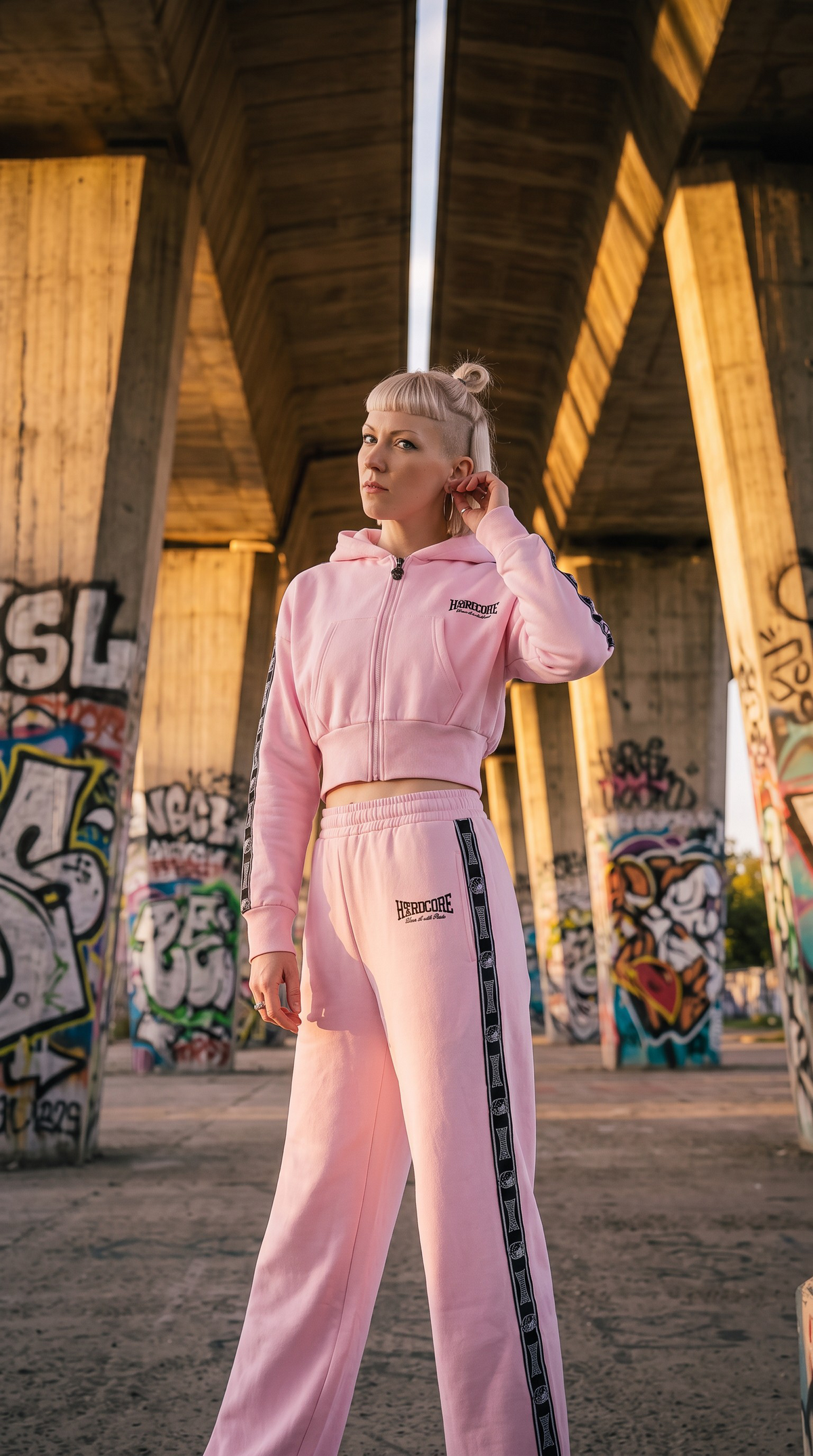100% Hardcore Cropped Woman Joggingsuit Pink