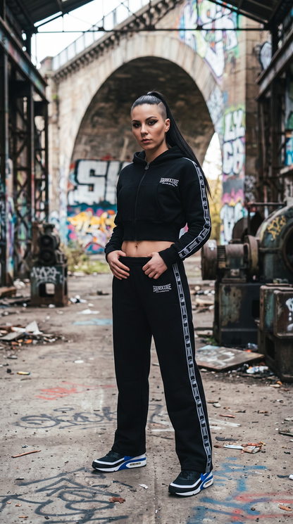 100% Hardcore Cropped Woman Joggingsuit Black