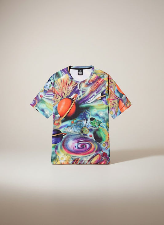 GABBERPLANET T-shirt con stampa spaziale all-over, maniche corte, girocollo, tessuto traspirante, logo ricamato.
